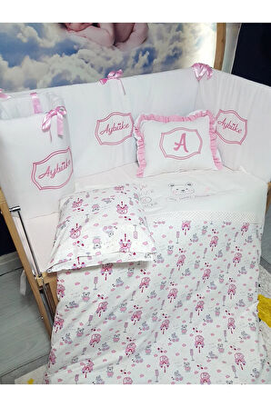 Elit Serisi 60x120 İsimli Bebek Uyku Seti Pamuklu - Pembe Araba, Nakışlı Kenar Korumalık ve Kırlent