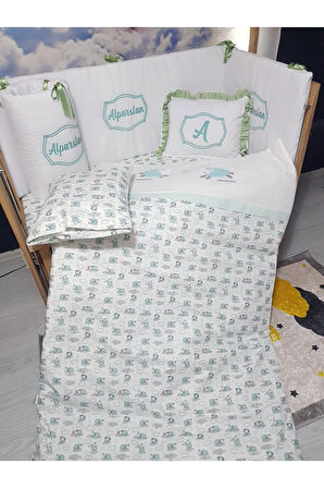 Elit Serisi 60x120 İsimli Bebek Uyku Seti Pamuklu - Yeşil Kuzu, Nakışlı Kenar Korumalık ve Kırlent