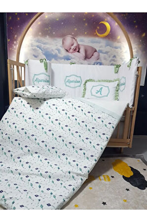 Elit Serisi 60x120 İsimli Bebek Uyku Seti Pamuklu - Yeşil Uçurtma Nakışlı Beşik Korumalık ve Kırlent