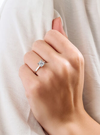 Beyaz Altın Tek Taş Yüzük