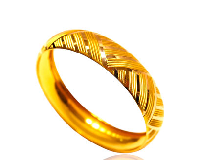  Altın Çapraz Desenli Bilezik