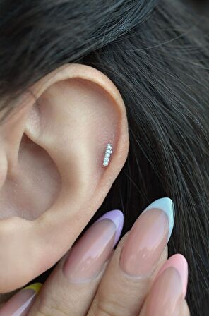 Gümüş Renkli Taşlı İnce Helix Piercing Tragus Kıkırdak Lob