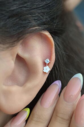 Rose Beyaz Çiçek Sallantılı Helix Piercing Kıkırdak Lob