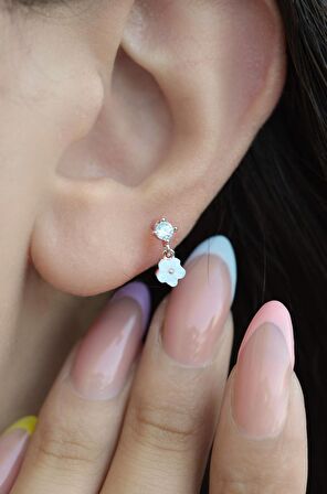 Rose Beyaz Çiçek Sallantılı Helix Piercing Kıkırdak Lob