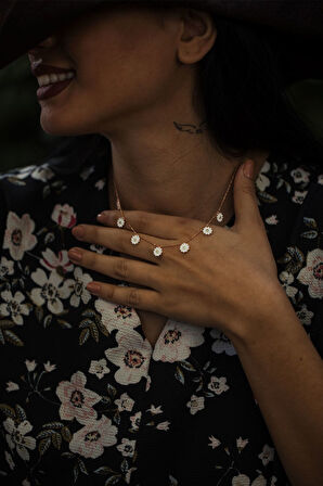 Gümüş Sıralı Papatya Kolye