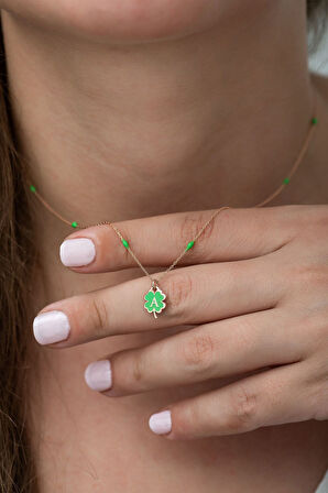 925 Ayar Yonca Modeli Yeşil Nano Lazer Mineli Gümüş A Harf Kolye