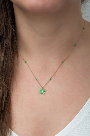 925 Ayar Yonca Modeli Yeşil Nano Lazer Mineli Gümüş A Harf Kolye