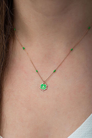 925 Ayar Yonca Modeli Yeşil Nano Lazer Mineli Gümüş A Harf Kolye