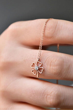 Kadın Tektaşlı Yonca Model Rose Kaplama 925 Ayar Gümüş Kolye