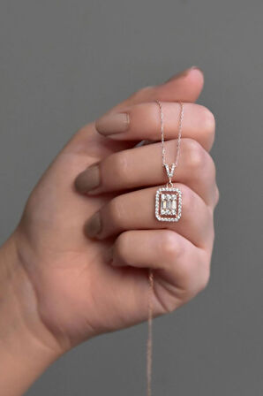 925 Ayar Gümüş Baget Taşlı Kare Kolye