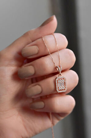 925 Ayar Gümüş Baget Taşlı Kare Kolye