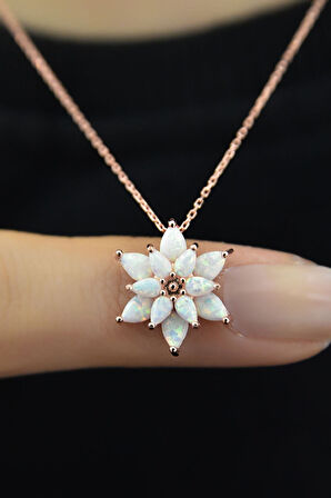 Kadın Beyaz Opal Taşlı Lotus Gümüş Kolye
