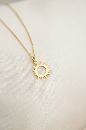 Kadın Güneş Model 925 Ayar Gümüş Kolye