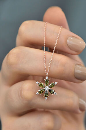 925 Ayar Gümüş Yeşil Taşlı Kamelya Çiçeği Kadın Kolye