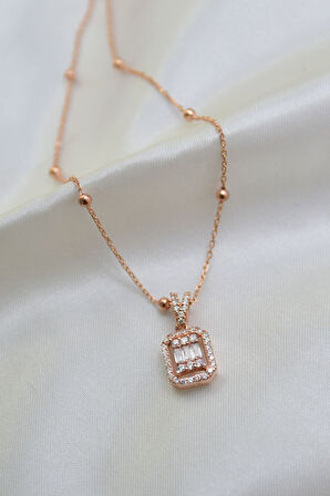 925 Ayar Gümüş Rose Kaplama Baget Taşlı Dorika Top Kadın Kolye