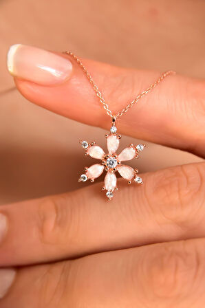 925 Ayar Gümüş Rose Kaplama Beyaz Sedef Mineli Kamelya Çiçeği Kolye