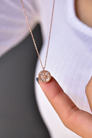 925 Ayar Gümüş Rose Kaplama Taşlı Pusula Kadın Kolye