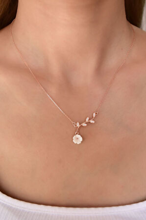 925 Ayar Gümüş Rose Kaplama Taşlı Manolya Çiçeği Kadın Kolye