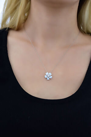 925 Ayar Gümüş Rodyum Kaplama Opal Taşlı Yasemin Çiçeği Kolye