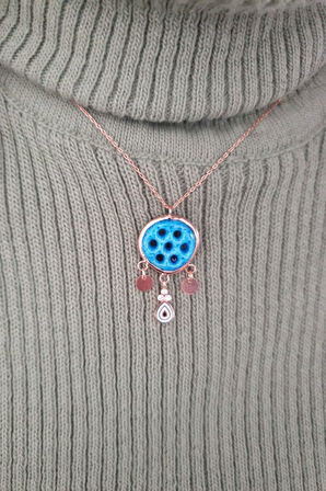 925 Ayar Gümüş Rose Kaplama Camdaki Kız Süryani Kolye