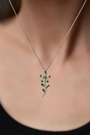 925 Ayar Gümüş Rodyum Kaplama Yeşil Taşlı Papatya Kolye