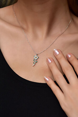 925 Ayar Gümüş Rodyum Kaplama Yeşil Taşlı Papatya Kolye