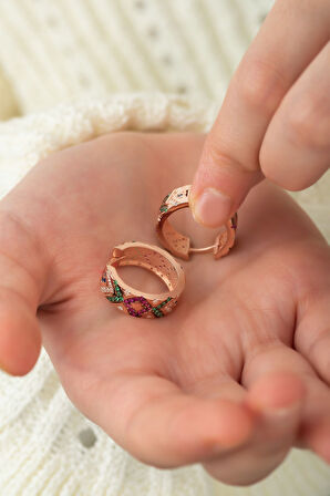 Apm Monaco Modeli Yuvarlak Gümüş Küpe Renkli Taş Dizimi Uvps300110