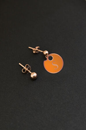 925 Ayar Gümüş Rose Kaplama Turuncu Mine S Harf Çivili Küpe