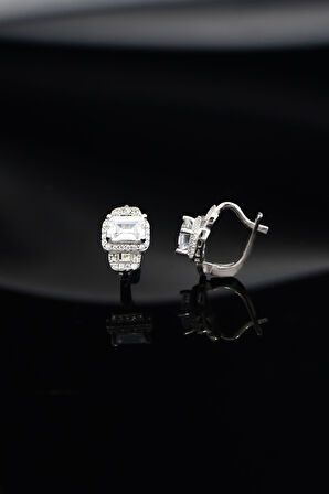 925 Ayar Gümüş Rodyum Kaplama Baget Taşlı Küpe