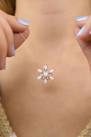 925 Ayar Gümüş Rose Kaplama Opal Kar Çiçeği Kolye