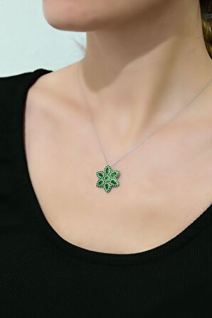 925 Ayar Gümüş Rodyum Kaplama Zümrüt Yeşili Damla Lotus Kolye