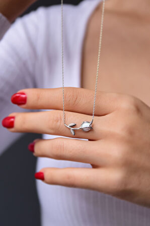 925 Ayar Gümüş Rodyum Kaplama Beyaz Opal Taşlı Lale Kolye