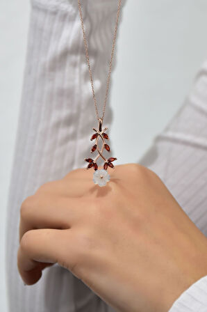 925 Ayar Gümüş Rose Kaplama Kırmızı Taşlı Sarmaşık Sedef Manolya Çiçeği Kolye