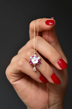 925 Ayar Gümüş Rose Kaplama Tasarım Fuşya Taşlı Sedef Manolya Çiçeği Kolye