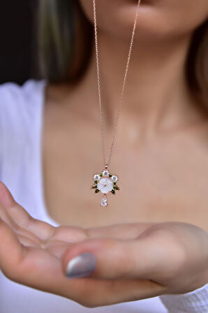 925 Ayar Gümüş Rose Kaplama Tasarım Yeşil Taşlı Sedef Manolya Çiçeği Damla Kolye