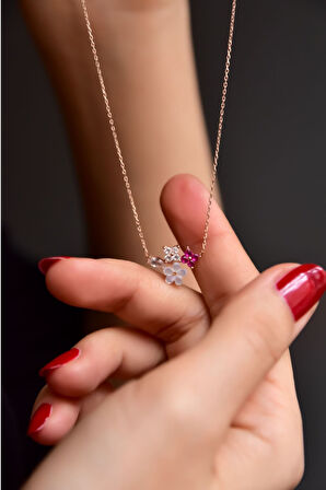 925 Ayar Gümüş Rose Kaplama Sedef Manolya Fuşya Beyaz Taşlı Yonca Çiçek Kolye