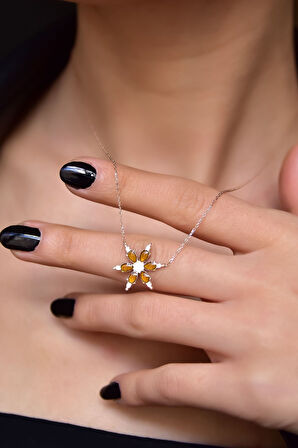 925 Ayar Rose Kaplama Sarı Sedef Mineli Kamelya Çiçeği Kolye