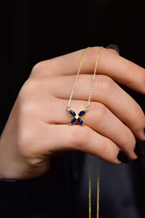 925 Ayar Gümüş Gold Kaplama Lacivert Zirkon Taşlı Plumeria Kolye