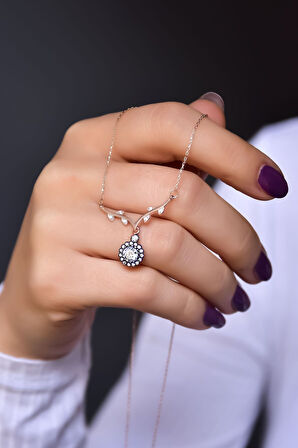 925 Ayar Gümüş Rose Kaplama Tasarım Sarmaşık Dallı Elmas Montür Tektaş Kolye