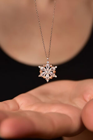 925 Ayar Gümüş Rose Kaplama Dorika Toplu Beyaz Taşlı Kamelya Çiçeği Kolye