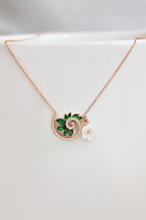 925 Ayar Gümüş Rose Kaplama Yeşil Taşlı Tasarım Sedef Manolya Çiçeği Kolye
