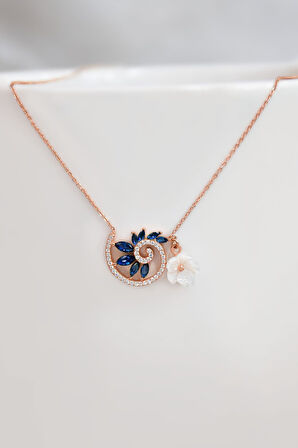 925 Ayar Gümüş Rose Kaplama Lacivert Taşlı Tasarım Sedef Manolya Çiçeği Kolye