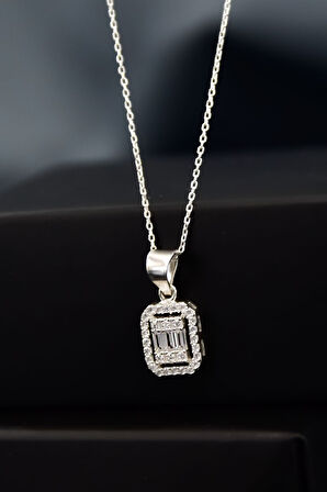 925 Ayar Gümüş Rodyum Kaplama Zirkon Baget Kare Taşlı Kolye