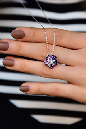 925 Ayar Gümüş Rodyum Kaplama Mor Taşlı Mine Çiçeği Kadın Kolye