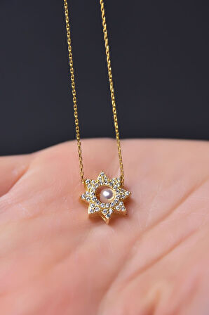 925 Ayar Gümüş Gold Kaplama Zirkon Taşlı Montür Incili Güneş Kolye