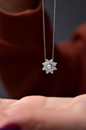 925 Ayar Gümüş Rodyum Kaplama Zirkon Taşlı Montür Incili Güneş Kolye