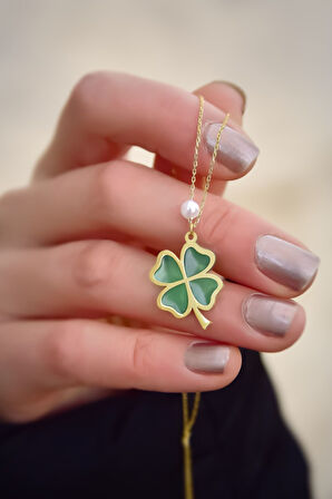 925 Ayar Gümüş Gold Kaplama Parlayan Rüya Serisi Tasarım Incili Ebruli Cam Boyalı Yonca Kolye