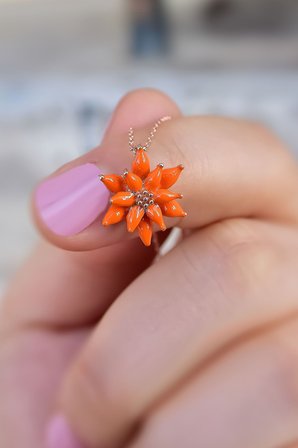 925 Ayar Gümüş Rose Kaplama Turuncu Mineli Lotus Çiçeği Kolye