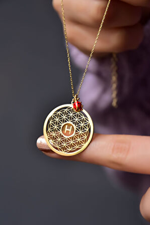 925 Ayar Gümüş Gold Kaplama Uğur Böceği Parlayan Rüya Serisi Harfli Yaşam Çiçeği Kolye