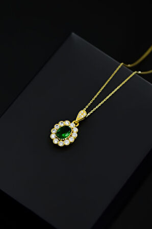 925 Ayar Gümüş Gold Kaplama Yeşim Renkli Taş Tepelikli Oval Tasarım Kolye